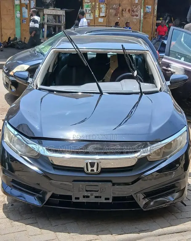 2016 Honda Civic Windscreen (Normal) Available · Photo 1