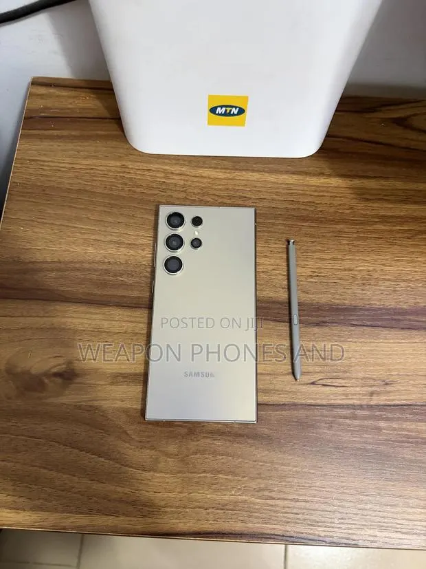 Samsung Galaxy S24 Ultra 256 GB Gold · Photo 1