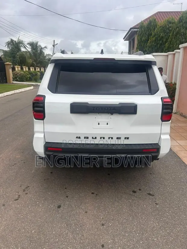 Toyota 4-Runner TRD Off-Road 4WD (2.4L 4cyl Turbo 8A) 2025 White