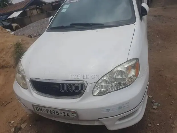 Toyota Corolla 2006 White · Photo 1