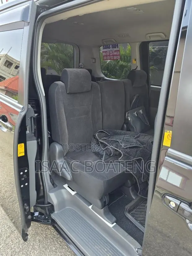 Toyota Voxy 2011 Black