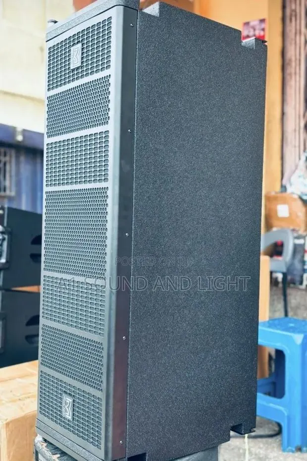 Martin Audio HLA-212 Bi-Amp Line Arrays · Photo 1