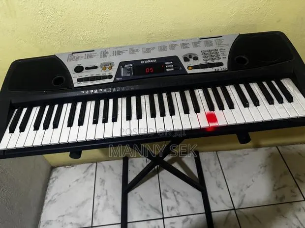 Electronic Keyboard for Sale · Photo 1