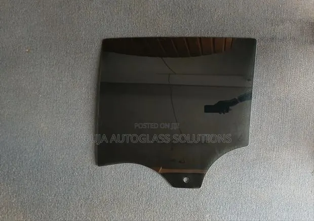 2019 BMW X4 (G02) Rear Right Door Glass Available · Photo 2