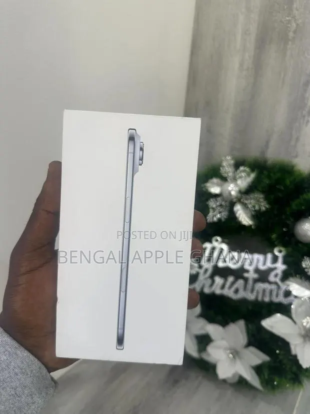 New Apple iPhone Air 256 GB Blue · Photo 1