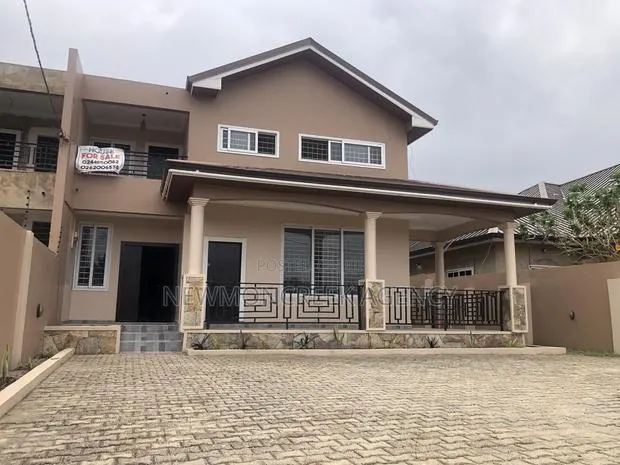 4bdrm Duplex in Abokobi Junction, Accra Metropolitan for sale