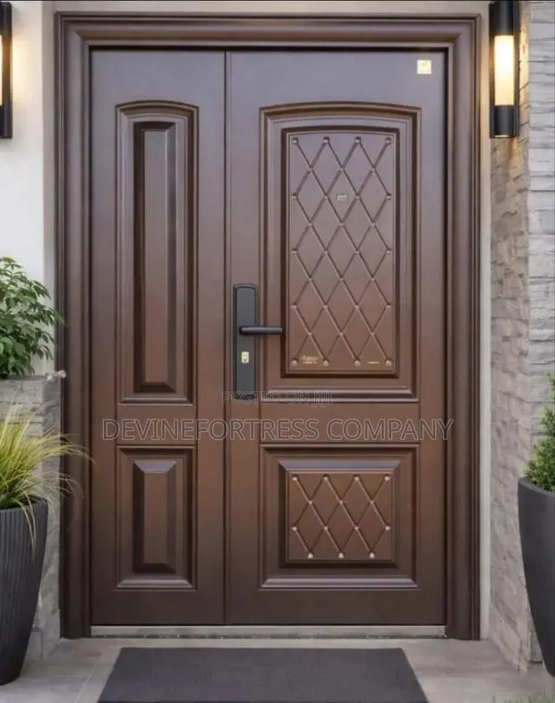 All Weather Paladin Rough 11⁄2 Door for All Buildings (( Brown)) · Photo 1