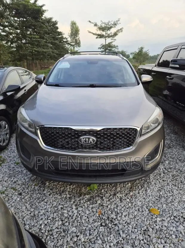 Kia Sorento 2.4L L FWD 2017 Gray · Photo 1