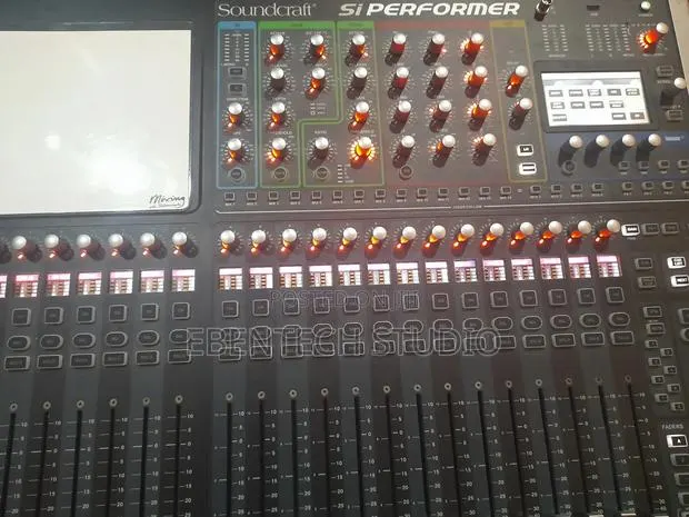 Soundcraft Si Performer 3 Digital Mixer With Engineer For Rent · Photo 1
