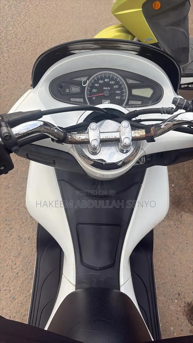 Honda 2020 White · Photo 2