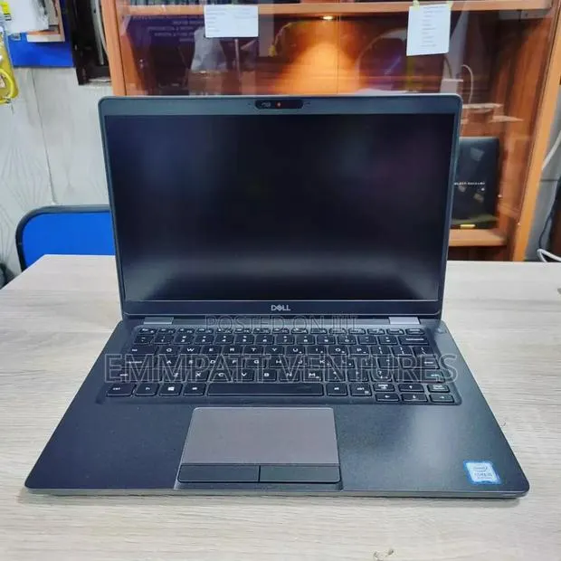 New Laptop Dell Latitude 5300 8GB Intel Core I5 HDD+SSD 256GB · Photo 1