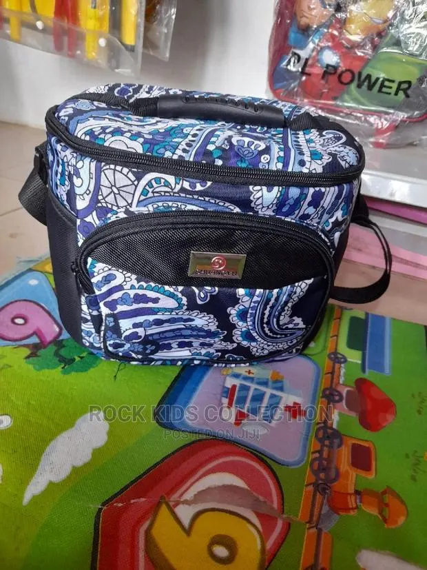 Fibric Type Lunch Bag · Photo 1