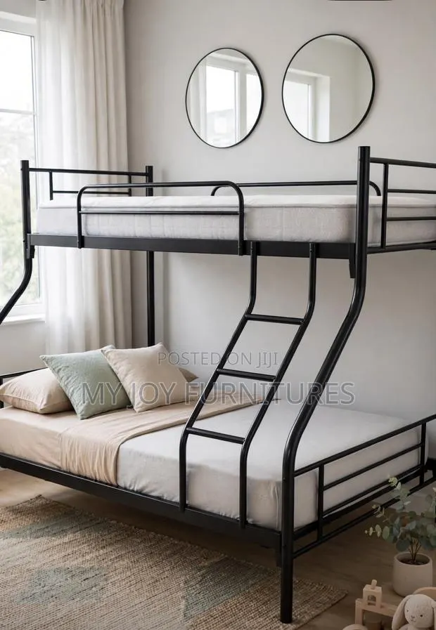 Triple Bunk Bed · Photo 1