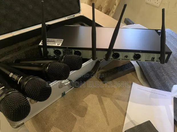 4 in 1 Microphone · Photo 1