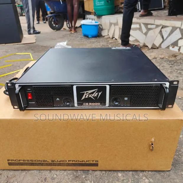 Peavey Cs 5000 Power Amplifier · Photo 1