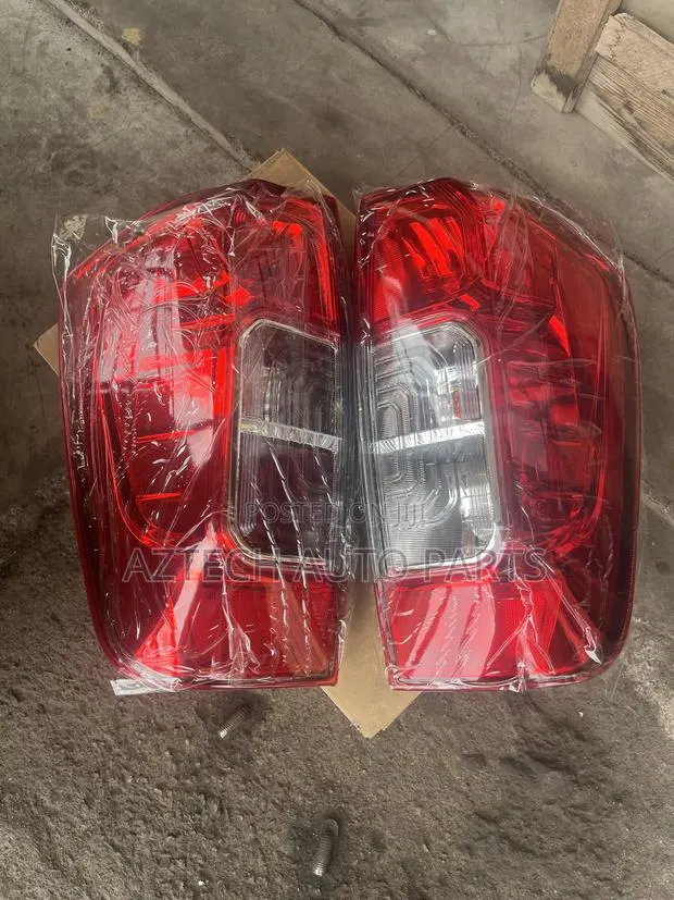 Nissan Navara 2014 2015 2016 2017 2018 2019 2020 Taillights · Photo 1