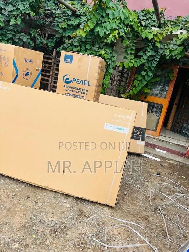 Slim and Sleek Samsung Crystal Uhd Smart Television(85du8000) · Photo 1