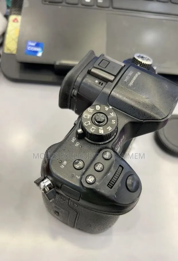 Panasonic Lumix GH4 – 4K Mirrorless Camera (Body Only) · Photo 1
