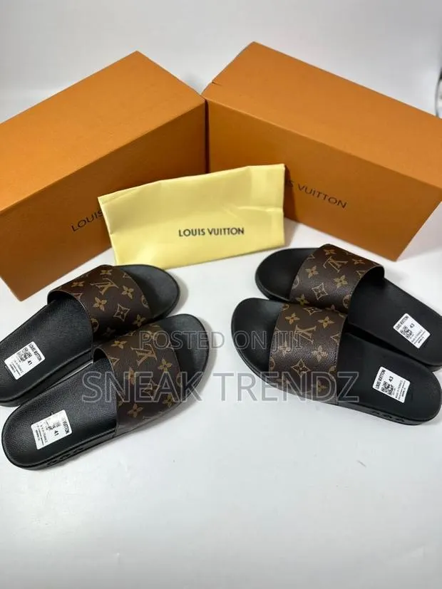 Louis Vuitton Lv Slide Coffee N Black · Photo 1