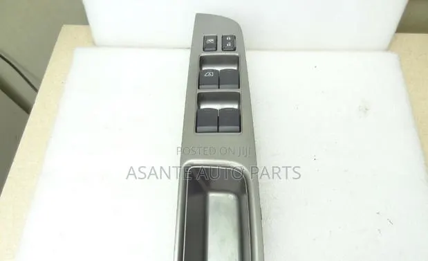 Nissan Verse 2010-2012 Power Window Switch · Photo 1