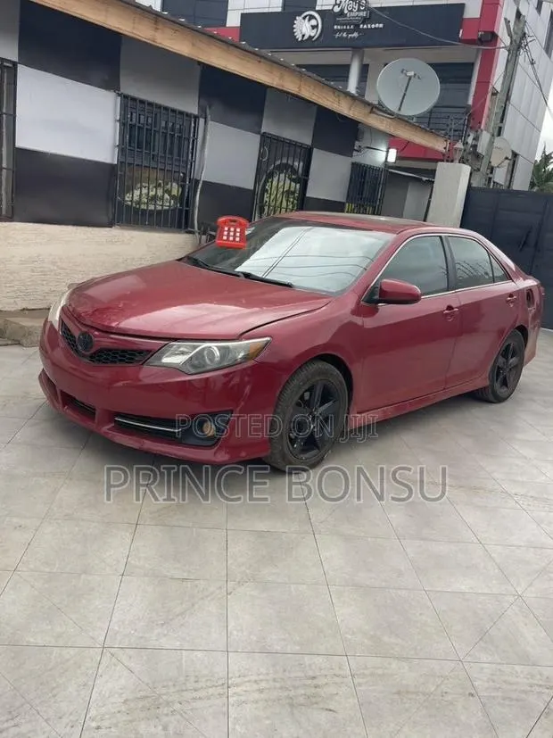 Toyota Camry 2014 Burgundy · Photo 1
