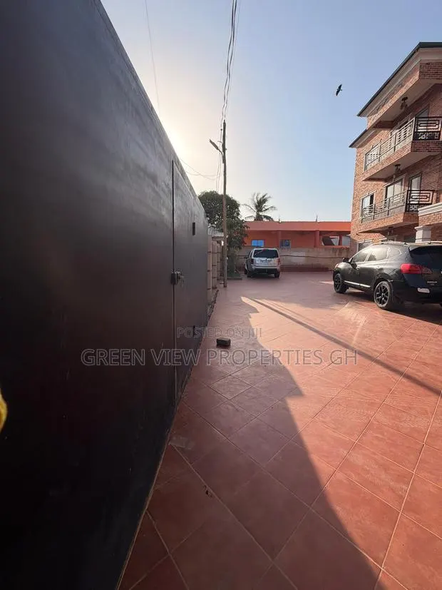 3bdrm Apartment in West Hills Mall Area for rent · Photo 1