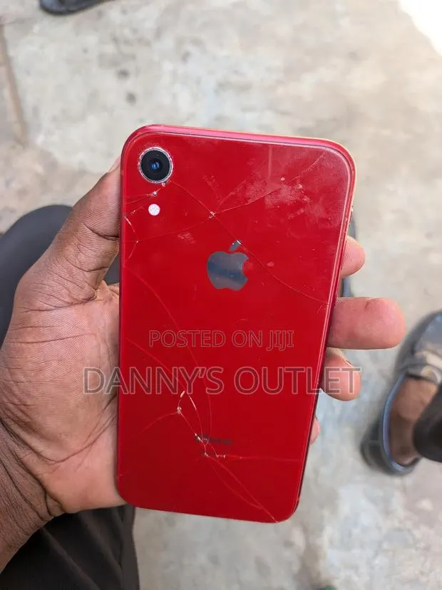 Apple iPhone XR 64 GB Red · Photo 1