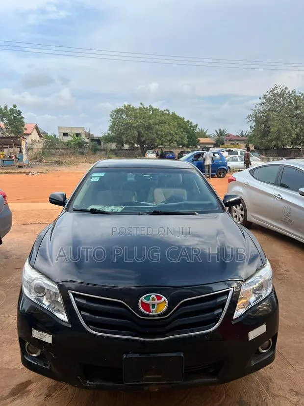 Toyota Camry 2011 Black · Photo 1