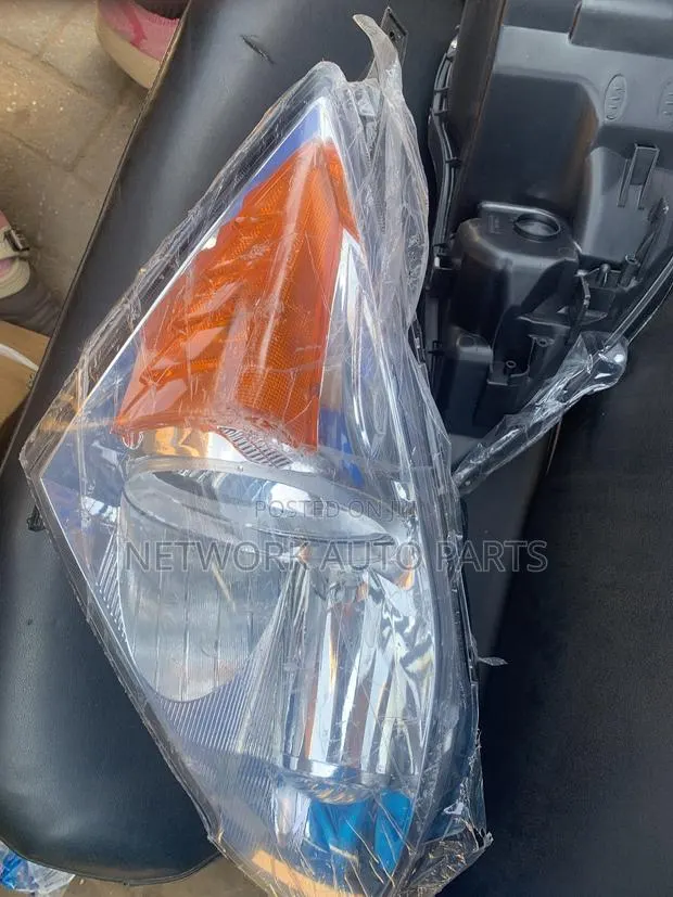 Honda Cr-v Original Headlights · Photo 1