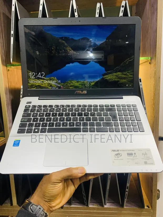 Laptop Asus X555LA 12GB Intel Core i5 HDD 1T · Photo 1