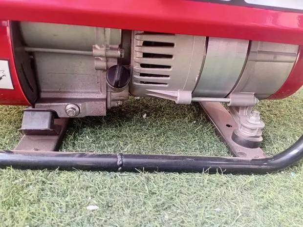 Durable Petrol-Powered Generator Honda 2500W Generator · Photo 1