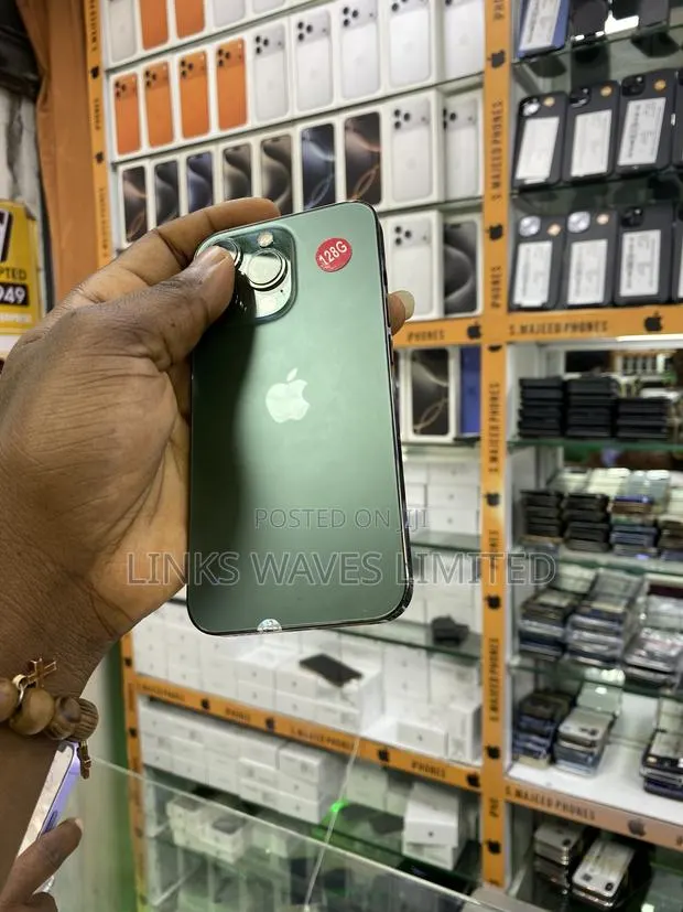 New Apple iPhone 13 Pro 128 GB Green · Photo 1