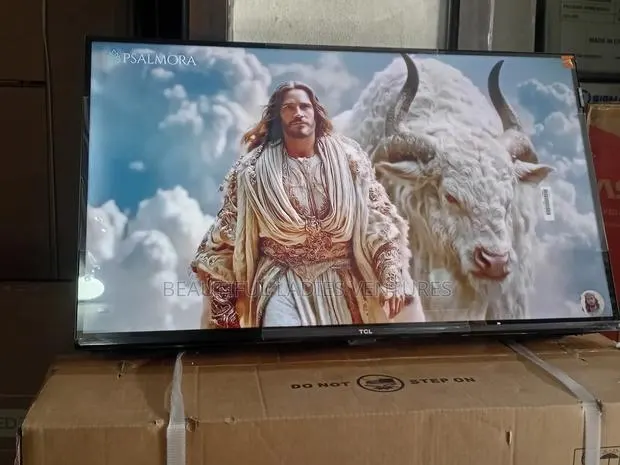 TCL 32” Compact Tv With Clear Audio Performance · Photo 1