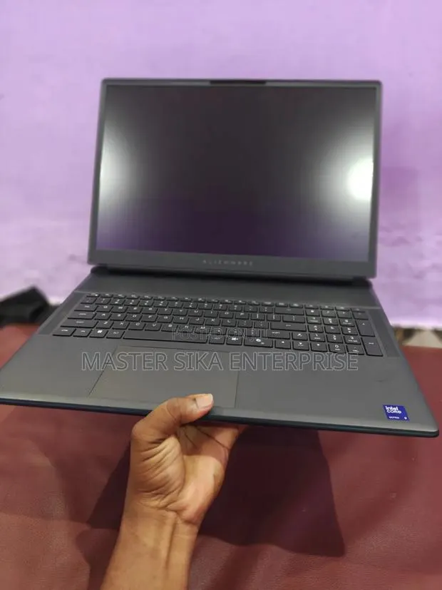 Laptop Alienware 18 Area-51 64GB Intel Core Ultra 9 SSD 2T · Photo 1