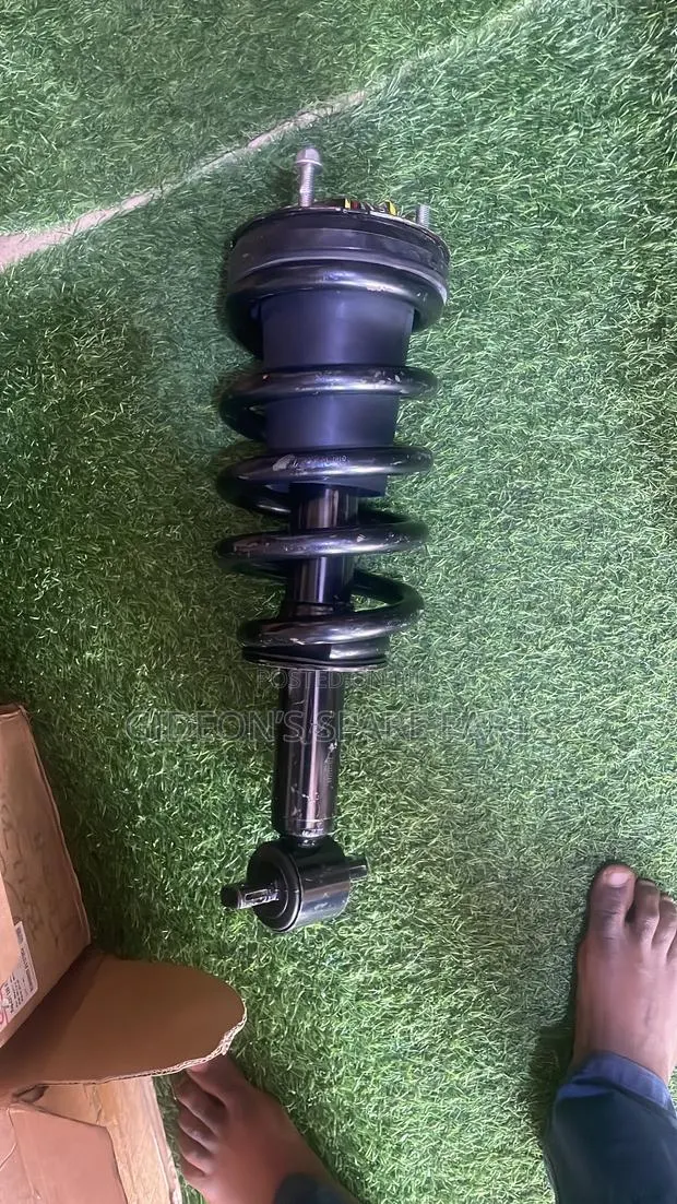 Chevrolet Suburban/Cadillac Escalade Front Shocks · Photo 1