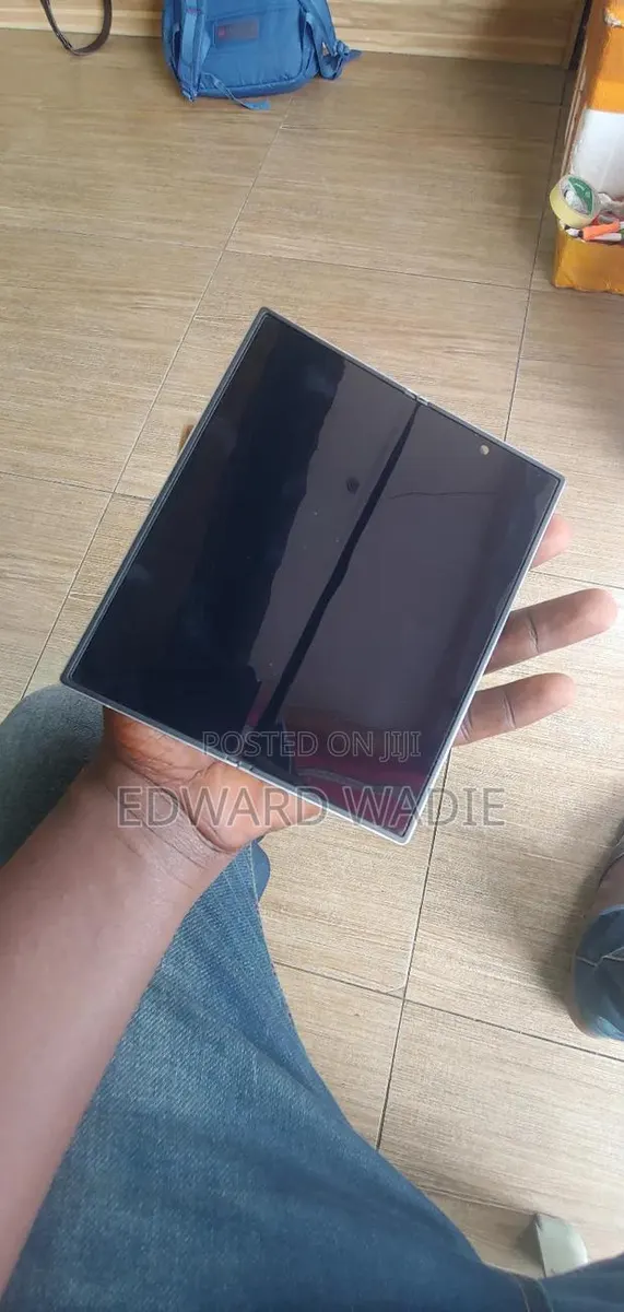 Galaxy Fold Screen · Photo 1