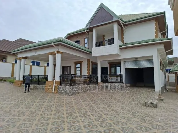 6bdrm House in Santasi Kokoben, Kumasi Metropolitan for rent · Photo 1