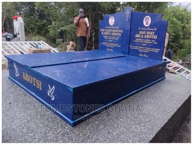 2 in 1 Blue Quartz Tombstone · Photo 1