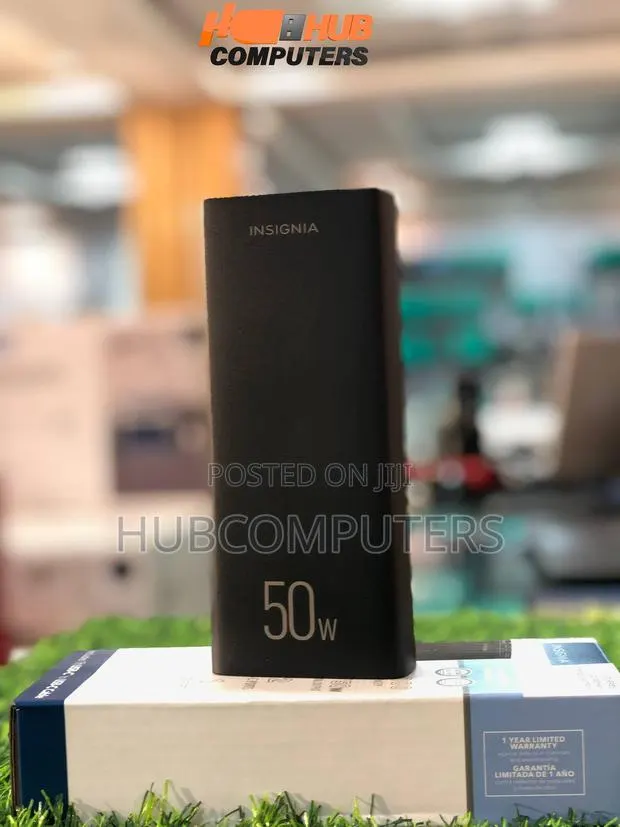 Insignia V30 Series Portable Power Bank 20,000mAh 50W · Photo 1