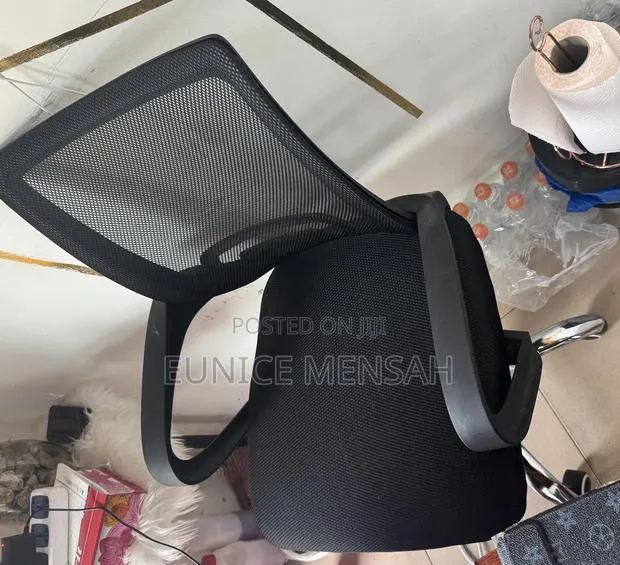 Swivel Chair · Photo 1