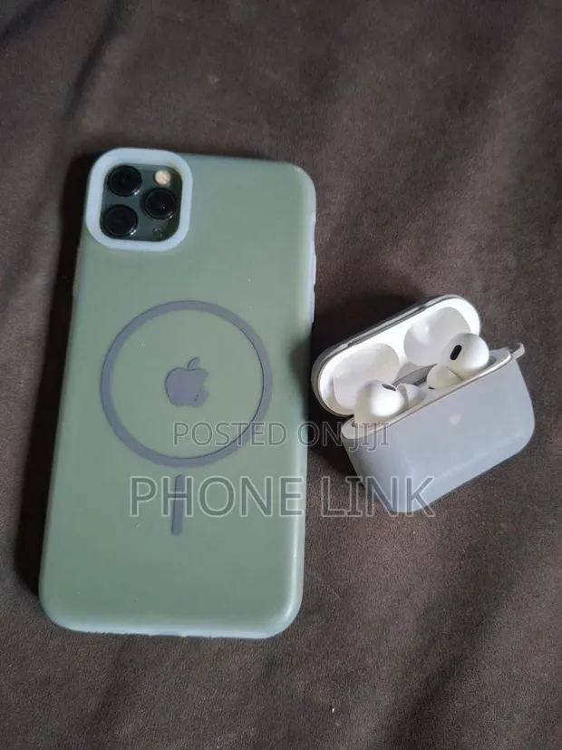 New Apple iPhone 11 Pro Max 64 GB Green · Photo 4