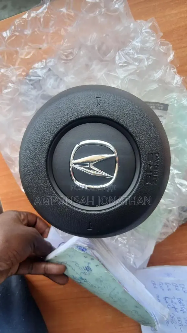 Acura RDX Steering Airbag · Photo 1