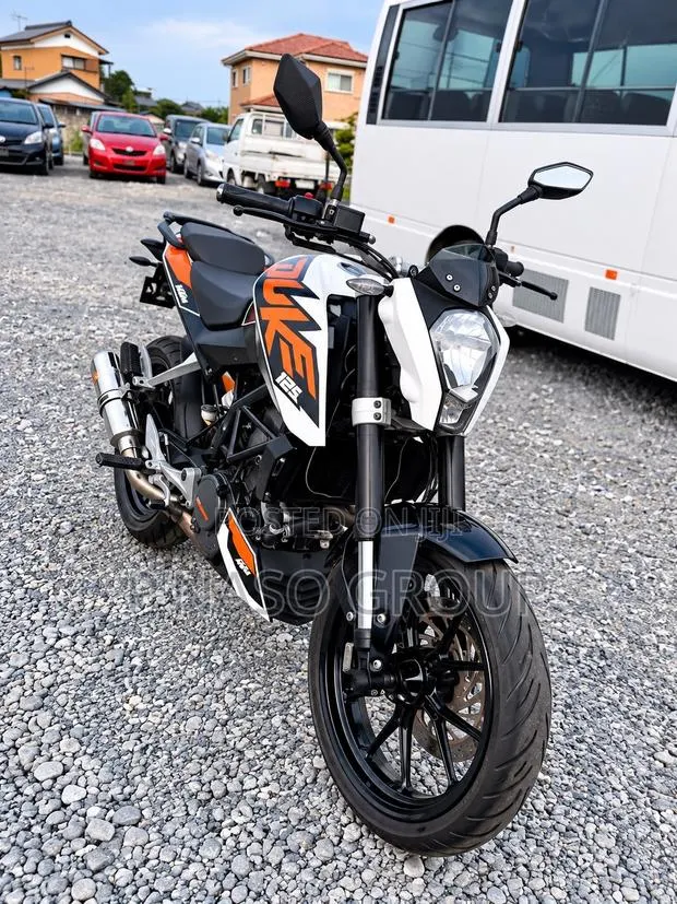 KTM Duke 125 2016 White · Photo 1