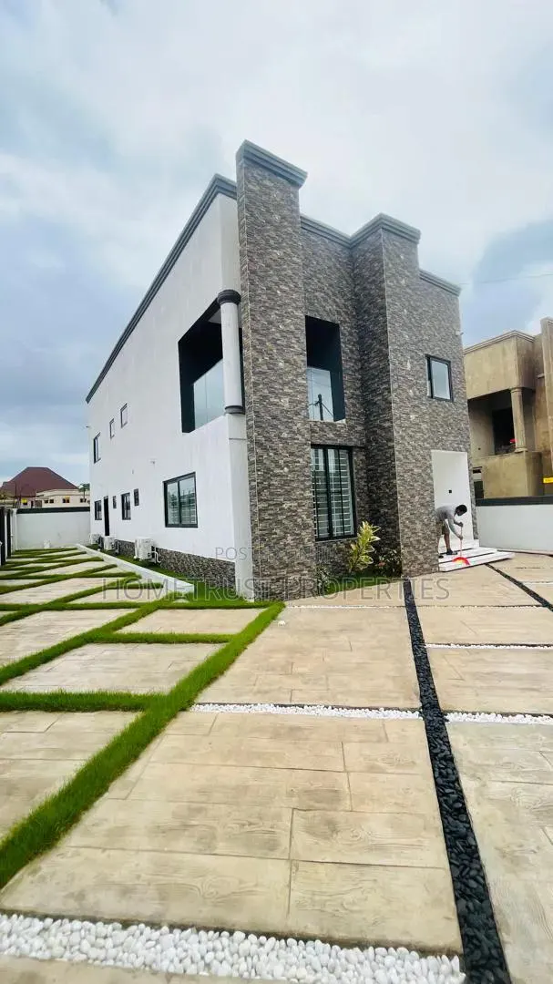 4bdrm Duplex in Ablekuma Canada, Pentecost for sale · Photo 1