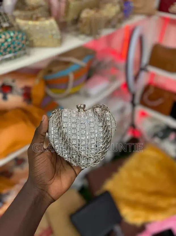 Ladies Clutch Purse · Photo 1