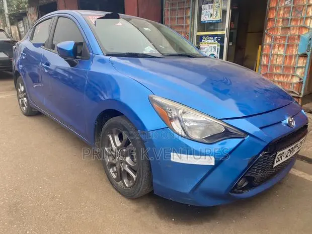 Toyota Yaris 2017 Blue · Photo 1