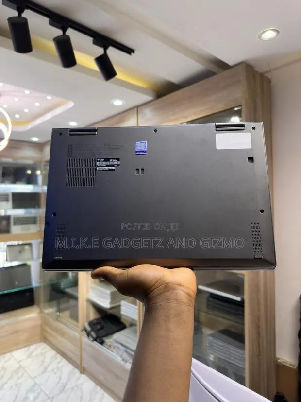 Laptop Lenovo ThinkPad X1 Yoga 8GB Intel Core i5 SSHD (Hybrid) 256GB · Photo 1