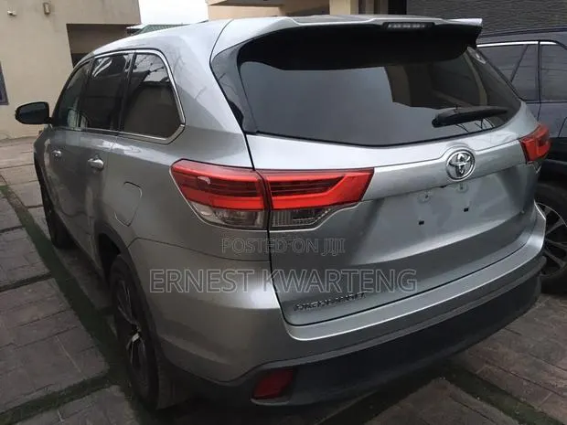 Toyota Highlander 2019 Gray · Photo 1