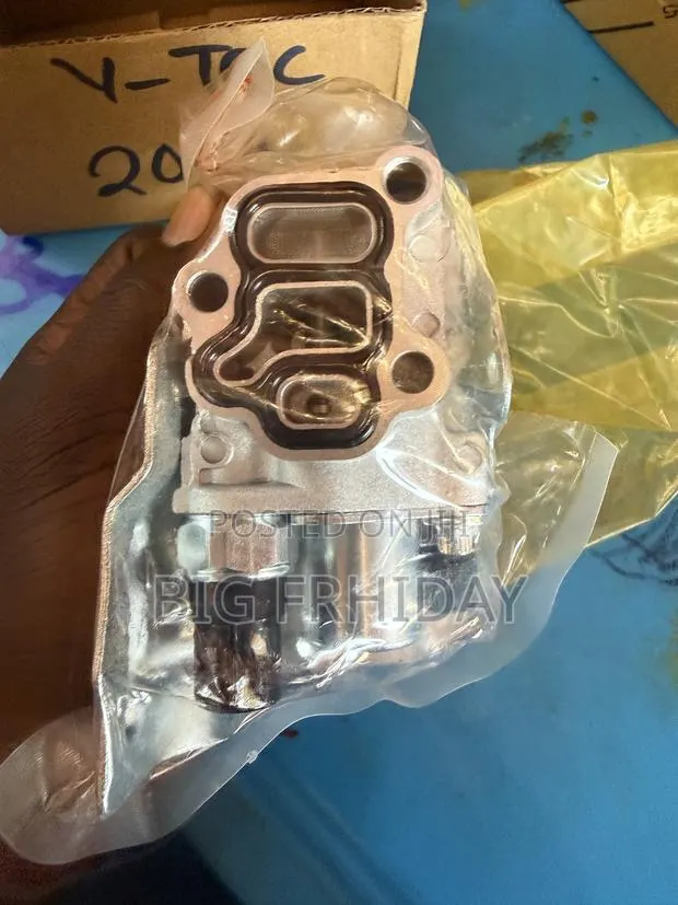 Honda CRV Acord Civic HRV Solenoid or VVT Sensor · Photo 1