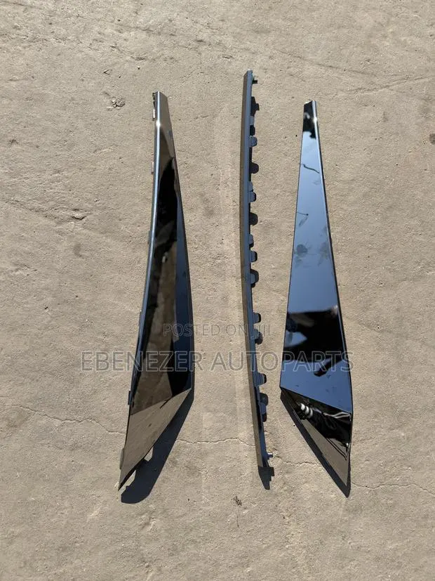 Hyundai Elantra Front Bumper Chrome Shining 2021 2022 2023 · Photo 1